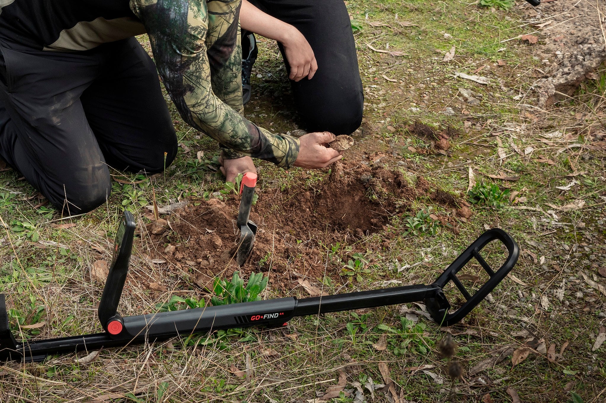 Minelab GO FIND 44 Metal Detector with PRO FIND 35 and Black Transport Carry Bag